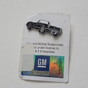 GM Licensed Classic Corvette Enamel Pin - Black & Silver